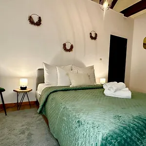 Luxury By Rikas Appartement